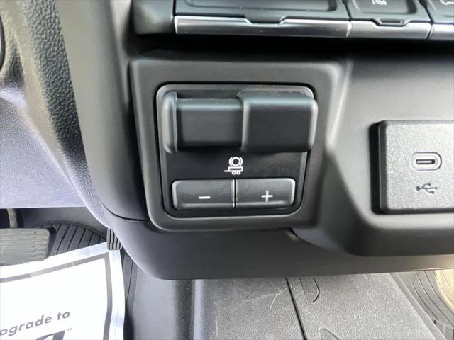 2025 Chevrolet Silverado 2500HD 4WD Crew Cab Standard Bed Custom
