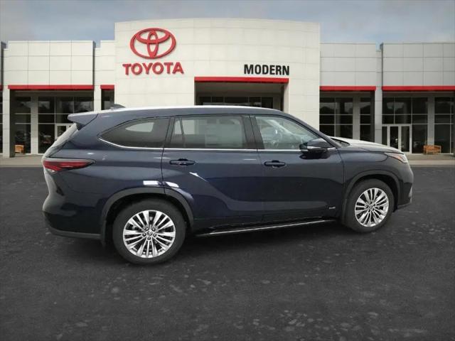 2026 Toyota Highlander Hybrid Platinum