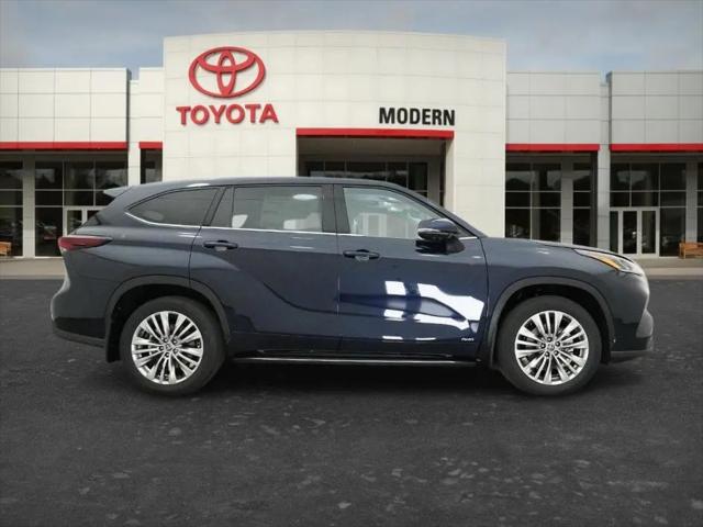 2026 Toyota Highlander Hybrid Platinum