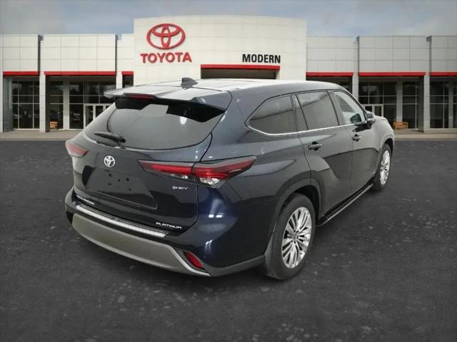2026 Toyota Highlander Hybrid Platinum