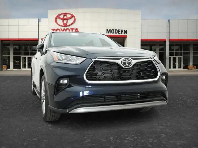 2026 Toyota Highlander Hybrid Platinum