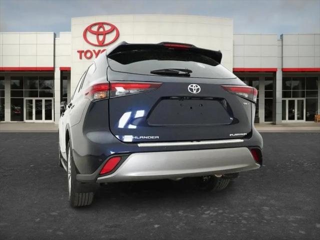 2026 Toyota Highlander Hybrid Platinum