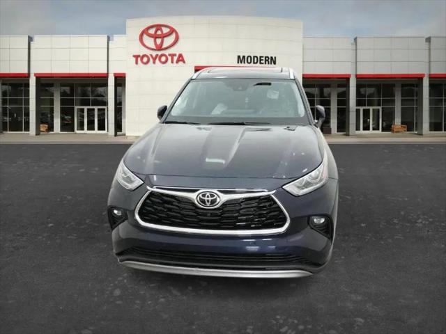 2026 Toyota Highlander Hybrid Platinum