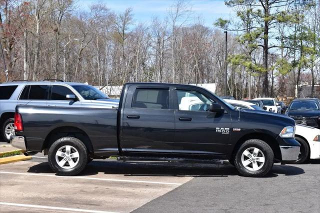 2019 Ram 1500 Classic SLT Crew Cab 4x4 6'4" Box
