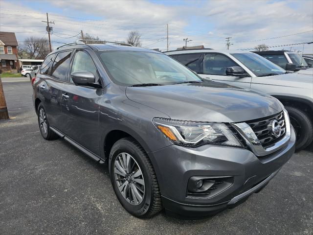 2019 Nissan Pathfinder SL 2019 Nissan Pathfinder SL