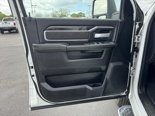 2024 Ram 3500 Big Horn Crew Cab 4x4 8' Box