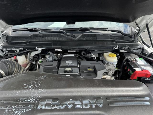2024 Ram 3500 Big Horn Crew Cab 4x4 8' Box