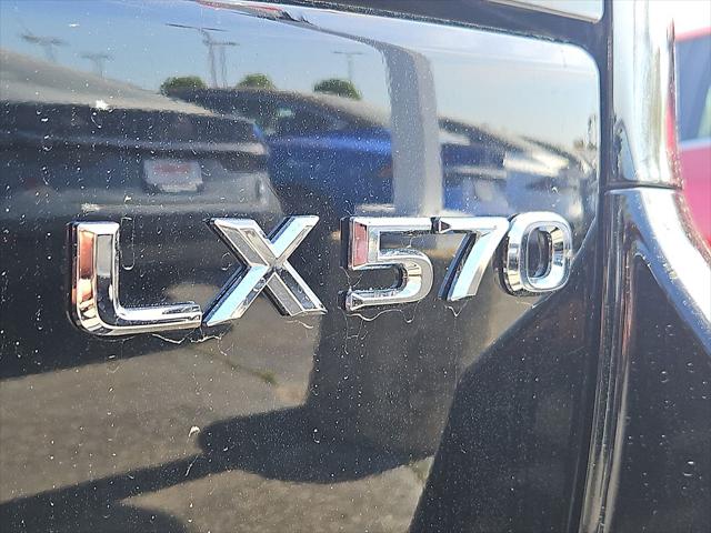 2016 Lexus LX 570 Base