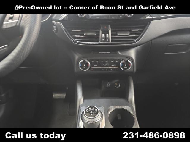 2025 Ford Escape ST-Line Select