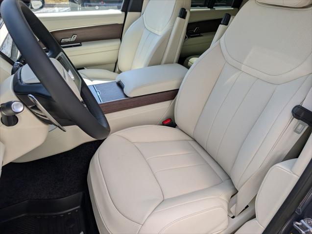 2026 Land Rover Range Rover P530 SE