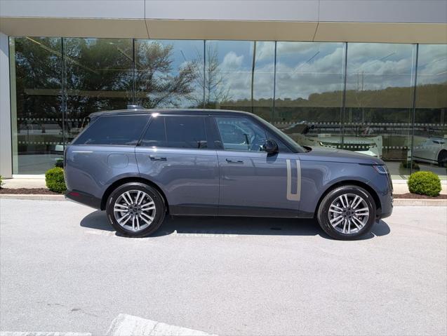 2026 Land Rover Range Rover P530 SE