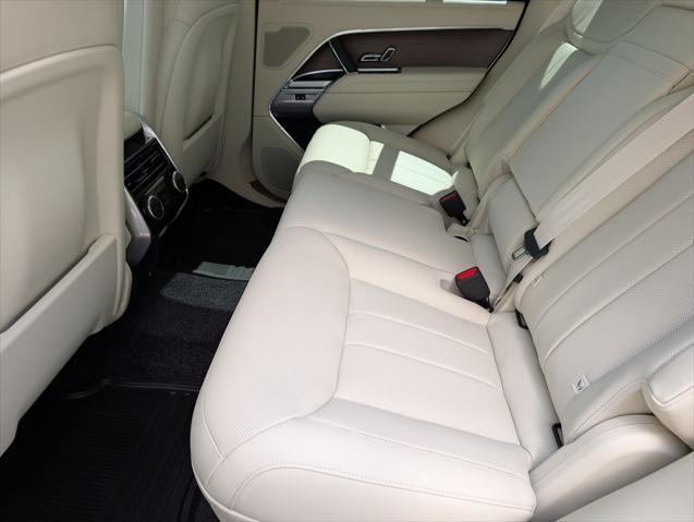 2026 Land Rover Range Rover P530 SE
