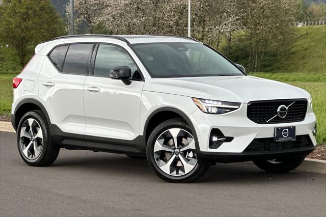 2026 Volvo XC40 Plus, B5 AWD Gas (mild hybrid), Dark for sale in Eugene, OR
