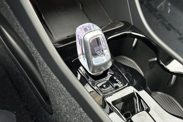 2026 Volvo XC40 Plus, B5 AWD Gas (mild hybrid), Dark