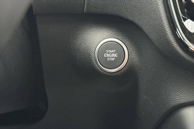 2026 Volvo XC40 Plus, B5 AWD Gas (mild hybrid), Dark