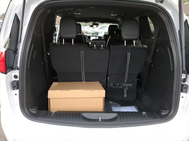 2026 Chrysler Voyager LX