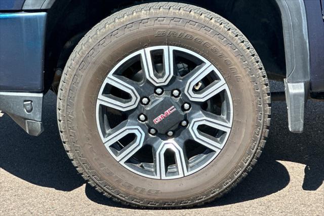 2022 GMC Sierra 2500HD 4WD Crew Cab Standard Bed AT4