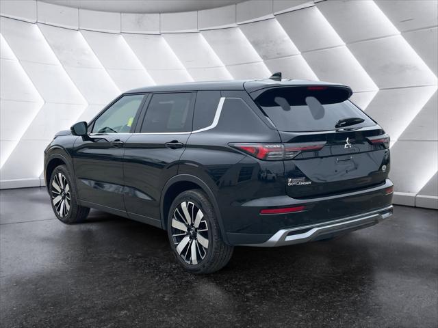 2025 Mitsubishi Outlander Unknown
