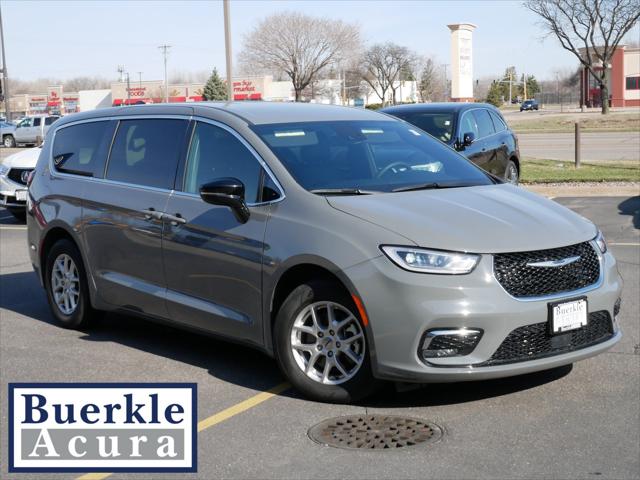 2025 Chrysler Pacifica Select for sale in Brooklyn Park, MN
