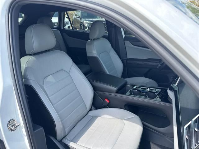 2025 Volkswagen Atlas Cross Sport 2.0T SEL
