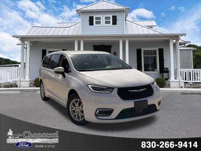 2023 Chrysler Pacifica Touring L for sale in Devine, TX
