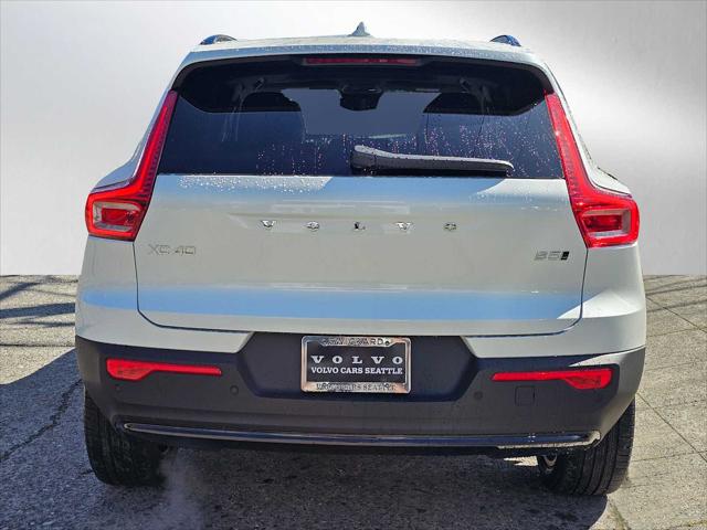 2026 Volvo XC40 Plus, B5 AWD Gas (mild hybrid), Dark