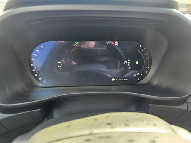 2026 Volvo XC40 Plus, B5 AWD Gas (mild hybrid), Dark