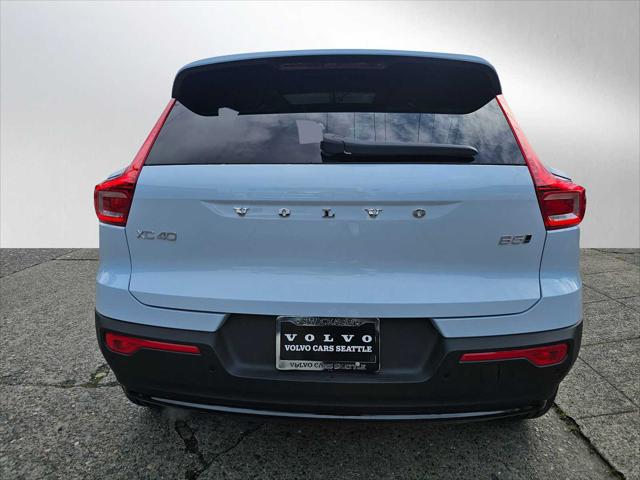 2026 Volvo XC40 Plus, B5 AWD Gas (mild hybrid), Dark