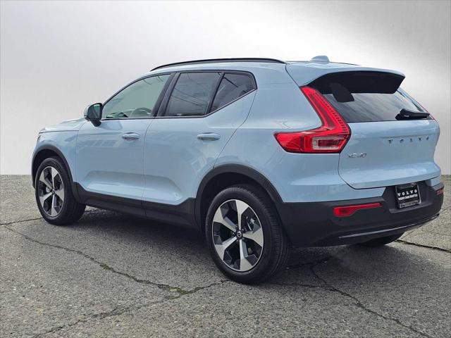 2026 Volvo XC40 Plus, B5 AWD Gas (mild hybrid), Dark