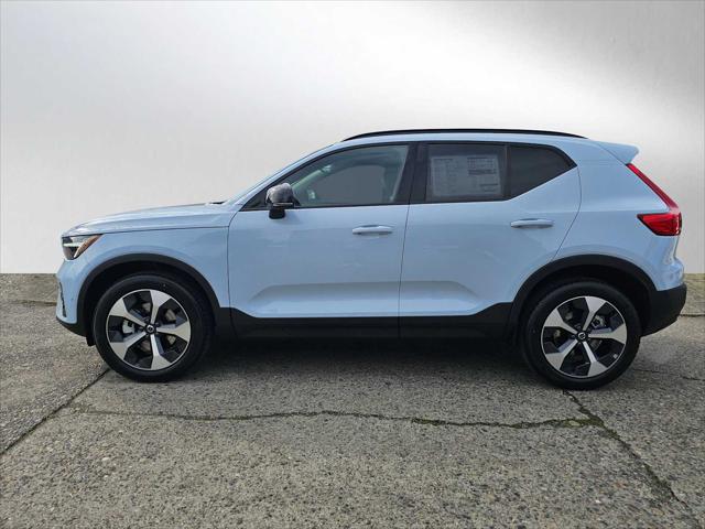 2026 Volvo XC40 Plus, B5 AWD Gas (mild hybrid), Dark