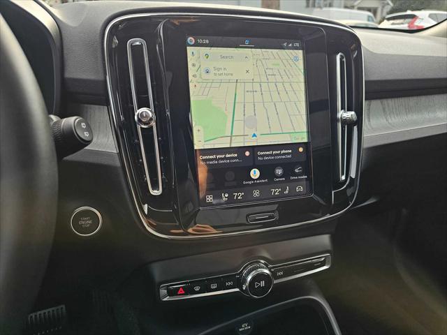 2026 Volvo XC40 Plus, B5 AWD Gas (mild hybrid), Dark