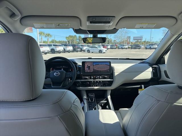 2026 Nissan Pathfinder SL