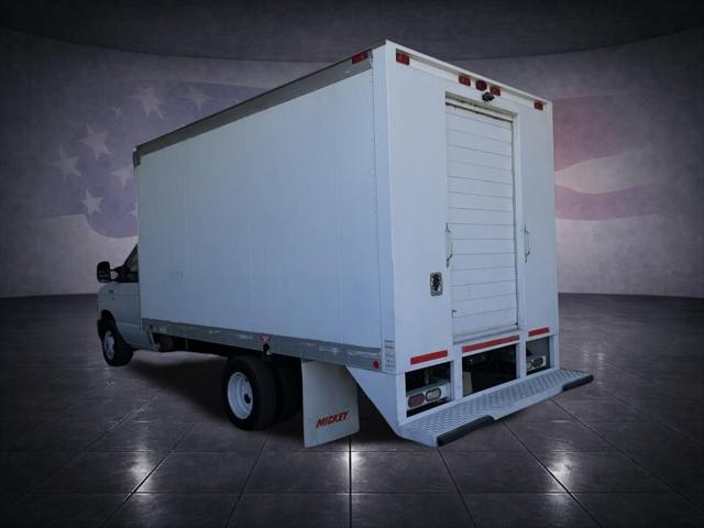 2013 Ford E-450 Cutaway Base