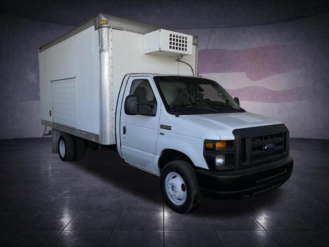 2013 Ford E-450 Cutaway Base