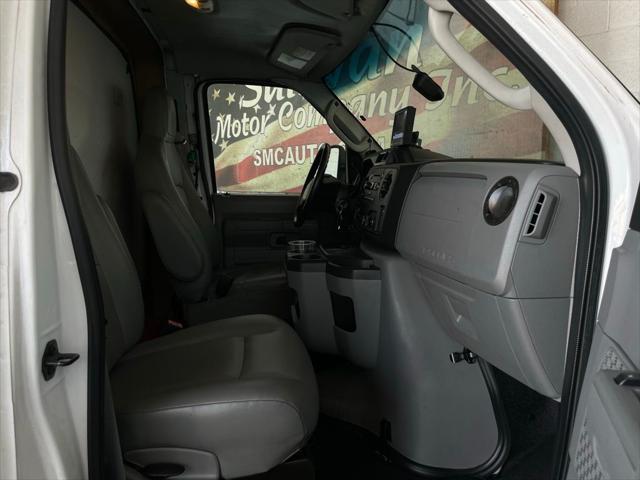 2013 Ford E-450 Cutaway Base