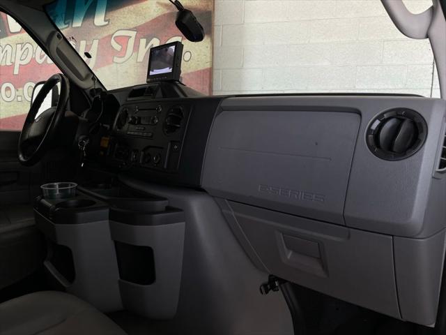 2013 Ford E-450 Cutaway Base