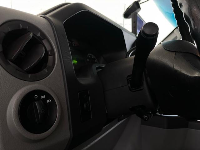 2013 Ford E-450 Cutaway Base