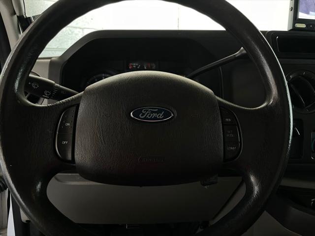 2013 Ford E-450 Cutaway Base