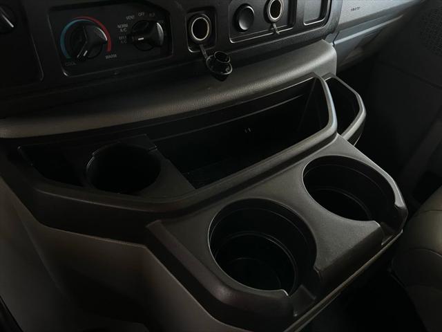 2013 Ford E-450 Cutaway Base