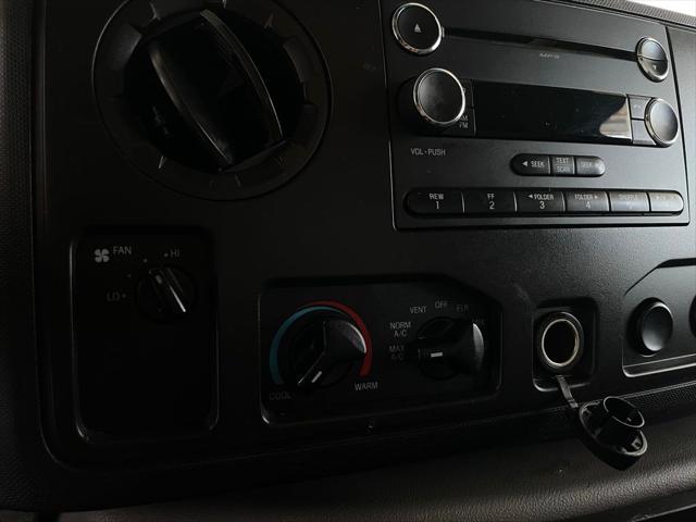 2013 Ford E-450 Cutaway Base