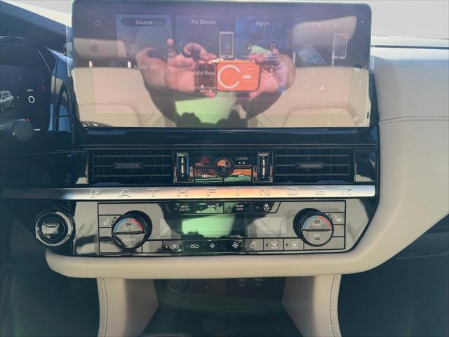2026 Nissan Pathfinder SL