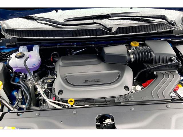 2026 Chrysler Pacifica Select AWD
