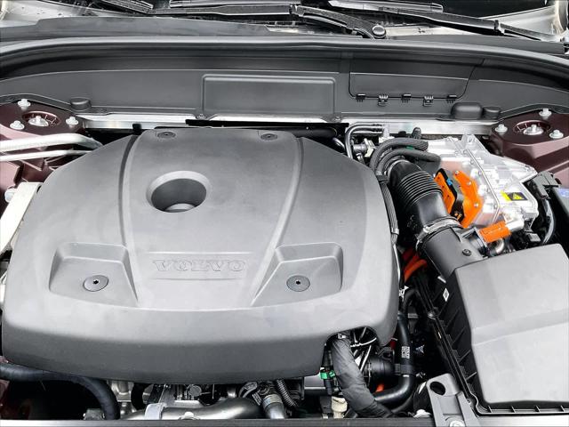 2026 Volvo XC60 Plug-In Hybrid Ultra, T8 AWD Electric/Gasoline, Dark