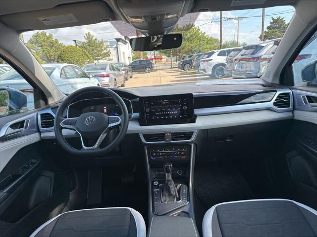 2026 Volkswagen Taos SE