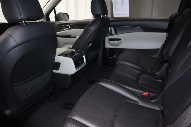 2024 Kia Carnival MPV LX Seat Package
