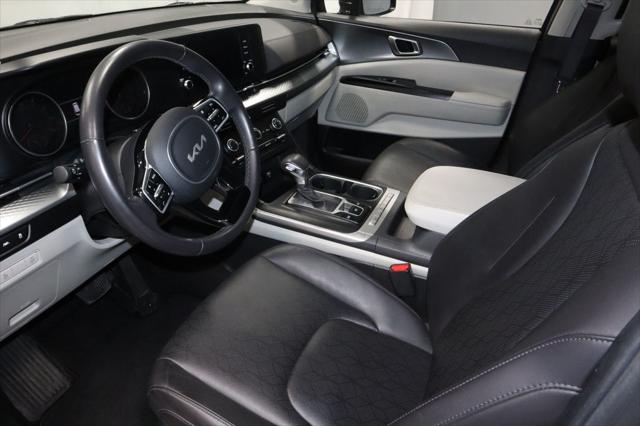 2024 Kia Carnival MPV LX Seat Package
