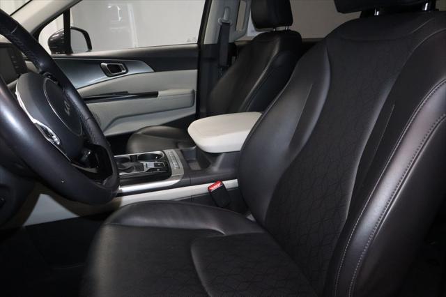 2024 Kia Carnival MPV LX Seat Package