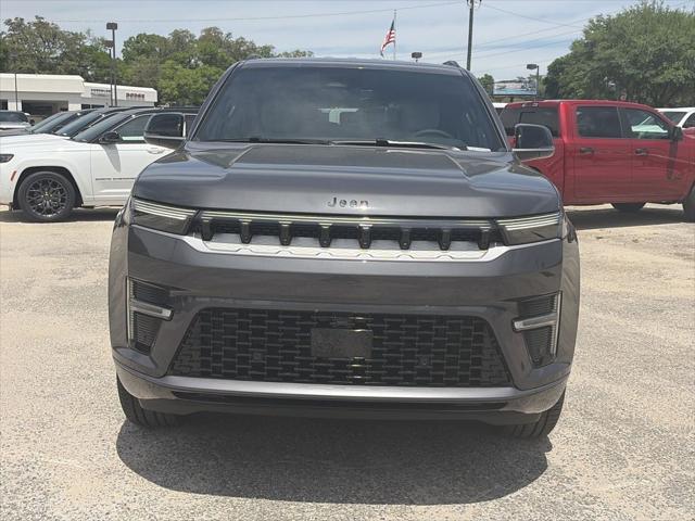 2026 Jeep Grand Wagoneer 4x2