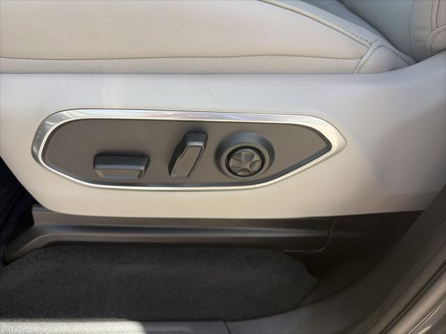 2026 Jeep Grand Wagoneer 4x2