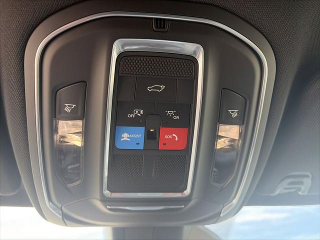 2026 Jeep Grand Wagoneer 4x2